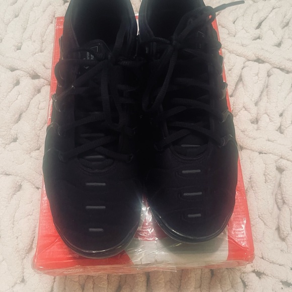 Nike Black VaporMax Plus Sneakers - Picture 2 of 8